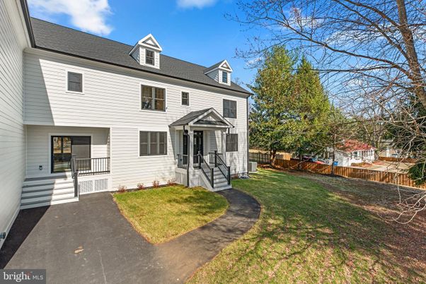 Backyard, Exterior, Facade, Georgian