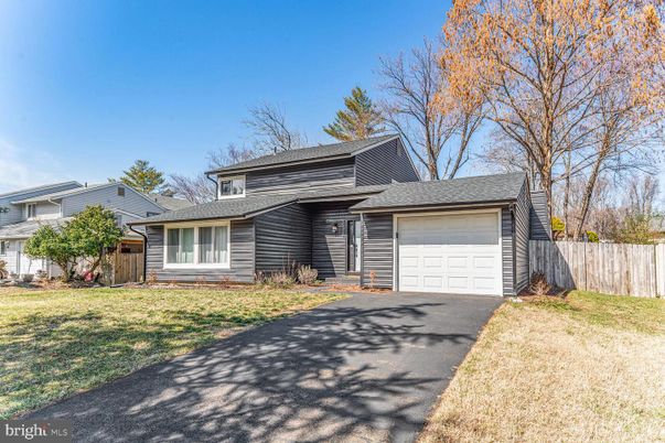 Attached, Backyard, Exterior, Facade, Split Level