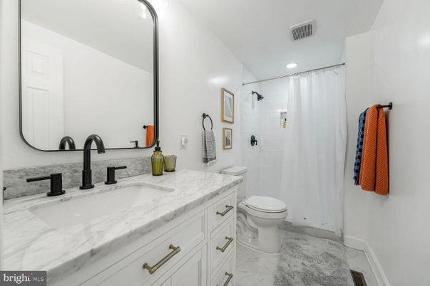 Bathroom, Dual Sink Vanities, Interior, Marble, Recessed Lighting