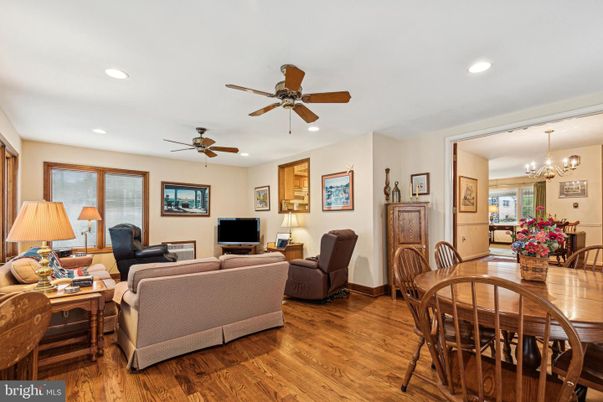 Chandelier, Dining room, Interior, Living room, Recessed Lighting, Wood Texture Flooring