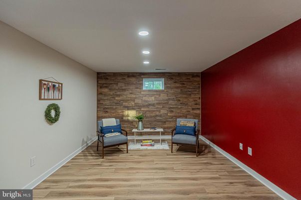 Interior, Recessed Lighting, Wood Texture Flooring, Wooden Walls
