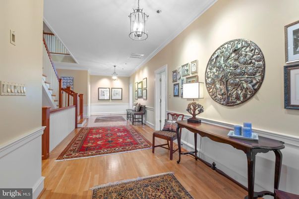 Interior, Pendant Lights, Wood Texture Flooring