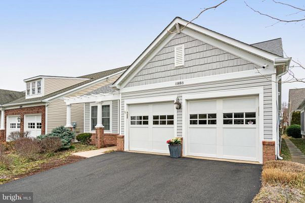 Attached, Exterior, Facade, Brick Facade, Ranch