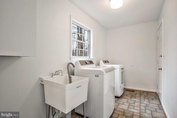 Interior, Washer