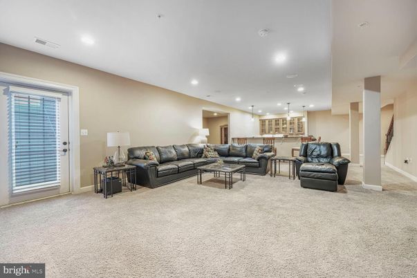 Interior, Living room, Pendant Lights, Recessed Lighting