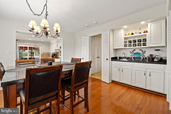 Chandelier, Dining room, Interior, Kitchen, Recessed Lighting, Wood Texture Flooring