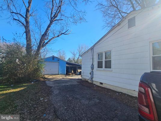 Backyard, Detached Garage, Exterior