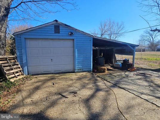 Detached Garage, Exterior