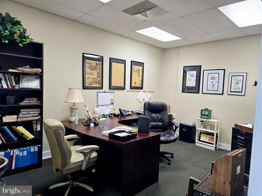 Home Office, Interior