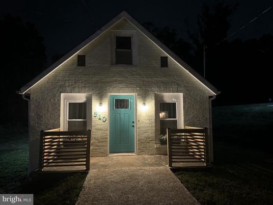 Exterior, Facade, American Craftsman