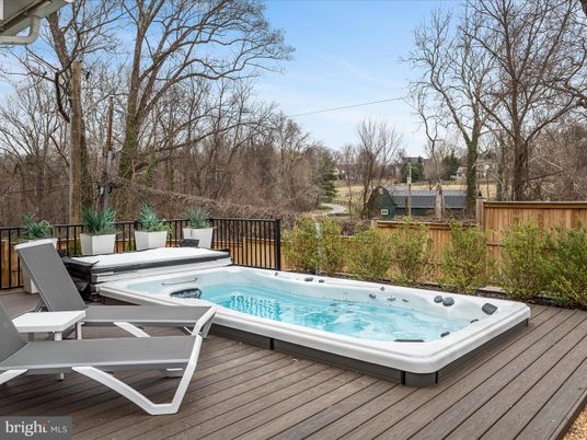 Exterior, Hot Tub