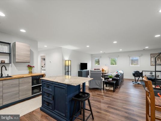 Interior, Kitchen, Living room, Recessed Lighting, Wood Texture Flooring