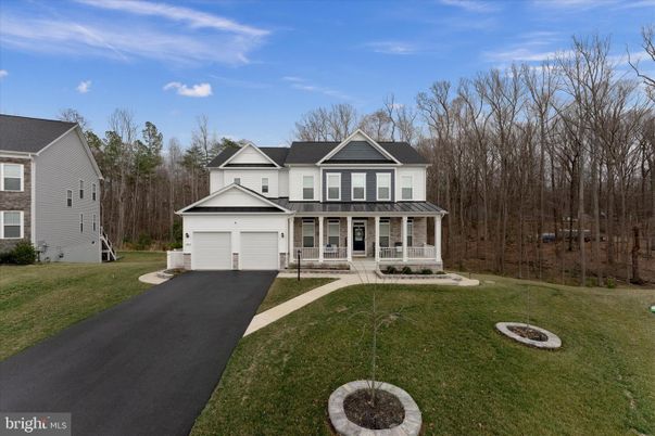 Attached, Exterior, Facade, Farmhouse