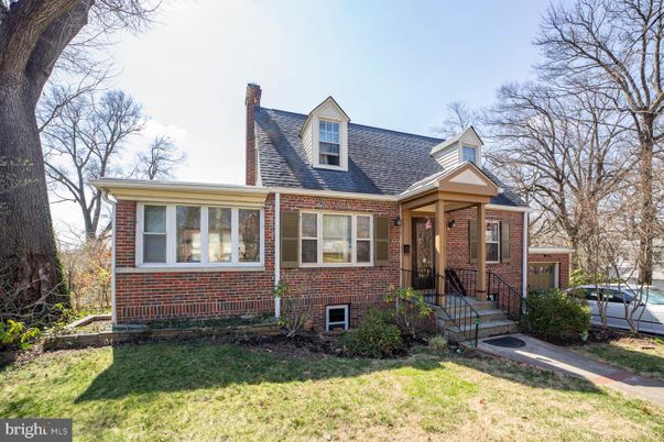 Exterior, Facade, Brick Facade, Cape Cod