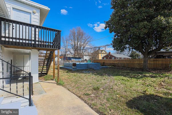 Backyard, Exterior
