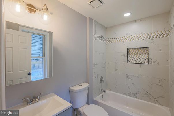 Bathroom, Interior, Marble Walls, Recessed Lighting