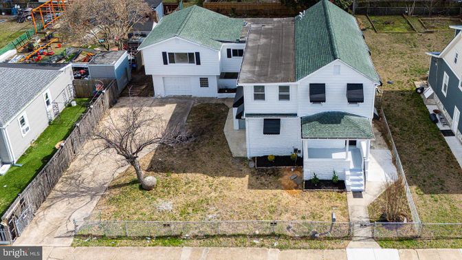 Exterior, Drone