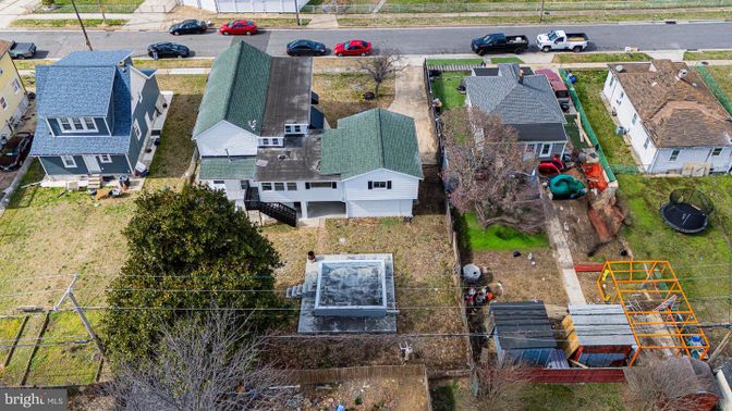 Exterior, Drone