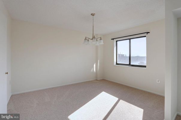 Empty room, Interior, Pendant Lights