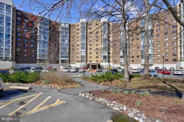 Exterior, Facade, Condo Building