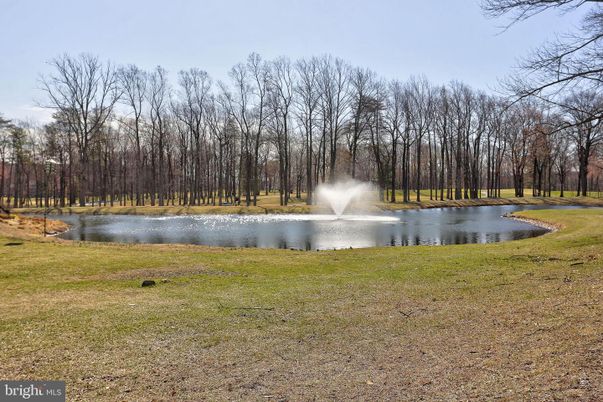 Exterior, Lake