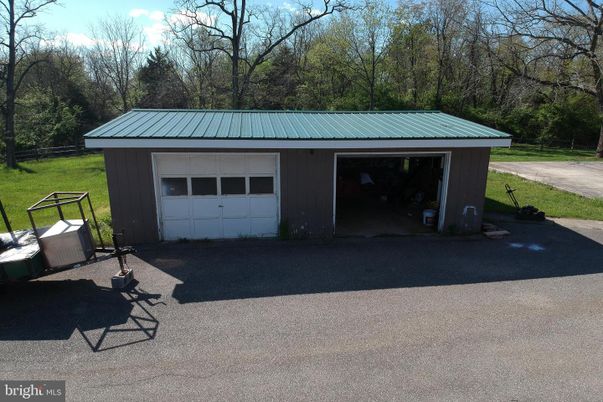 Detached Garage, Exterior