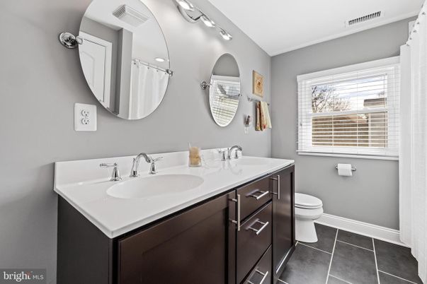 Bathroom, Dual Sink Vanities, Interior