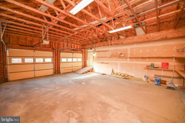 Garage, Interior, Wooden Beams, Wooden Ceilings