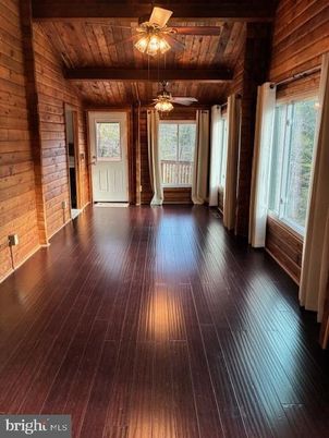 Empty room, Interior, Wooden Beams, Wooden Ceilings, Wood Texture Flooring, Wooden Walls