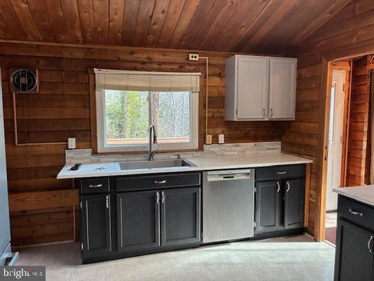 Interior, Kitchen, Wooden Ceilings, Wooden Walls