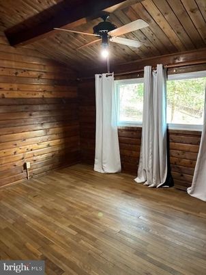 Empty room, Interior, Wooden Beams, Wooden Ceilings, Wood Texture Flooring, Wooden Walls