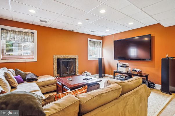 Fireplace, Interior, Living room, Recessed Lighting