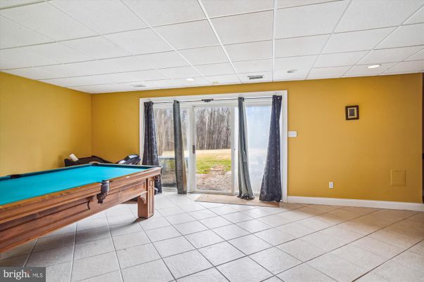 Billiard Table, Game Room, Interior, Recessed Lighting