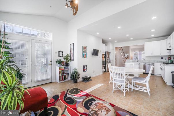 Dining room, Interior, Kitchen, Recessed Lighting