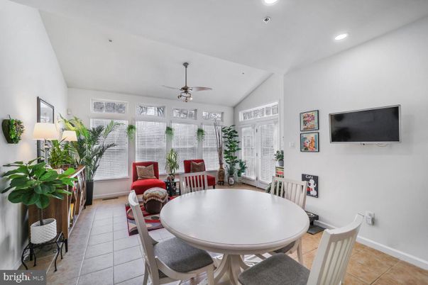 Dining room, Interior, Recessed Lighting