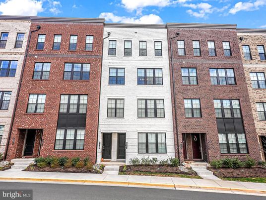 Exterior, Facade, Brick Facade, Rowhouse