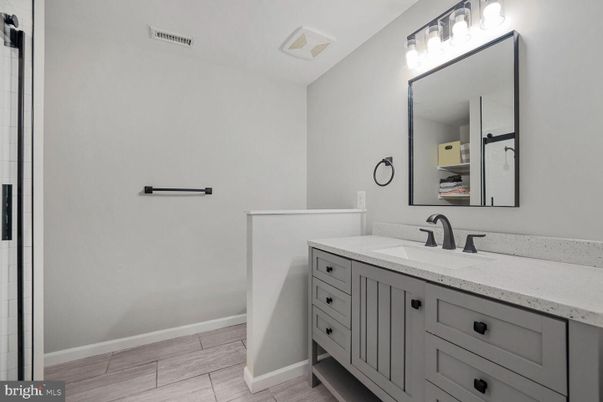 Bathroom, Dual Sink Vanities, Interior