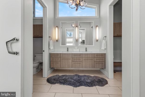 Bathroom, Dual Sink Vanities, Interior
