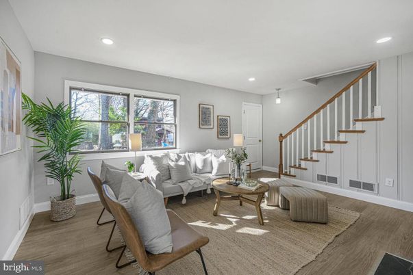 Interior, Living room, Pendant Lights, Recessed Lighting, Wood Texture Flooring