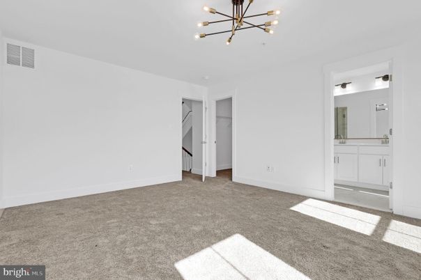 Empty room, Interior, Pendant Lights