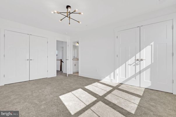 Empty room, Interior, Pendant Lights