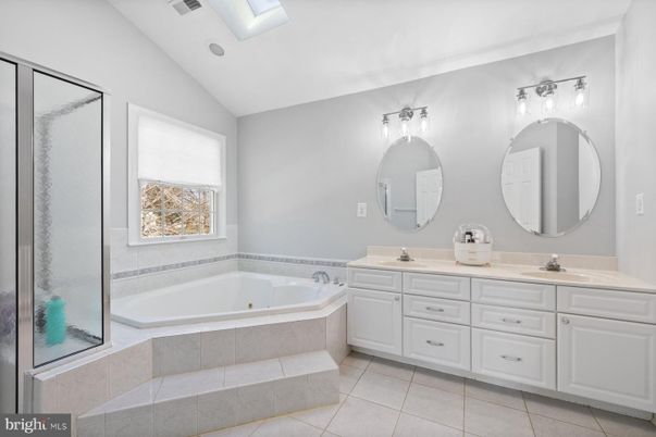 Bathroom, Dual Sink Vanities, Interior