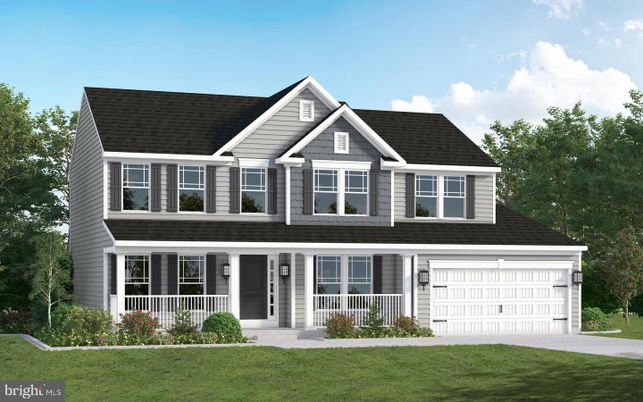 Attached, Exterior, Facade, Farmhouse