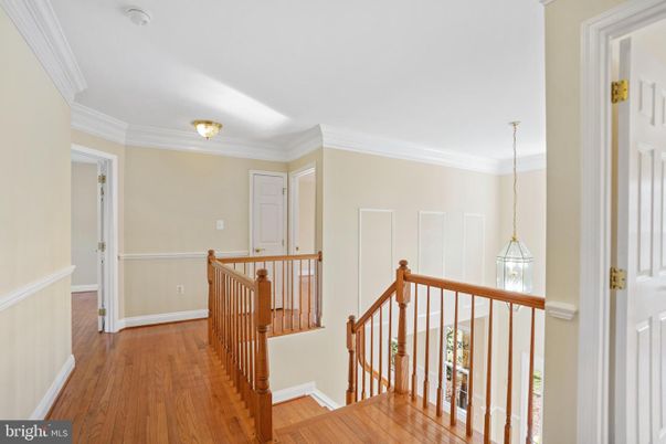 Interior, Pendant Lights, Wood Texture Flooring