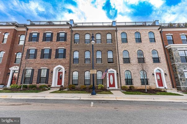 Exterior, Facade, Brick Facade, Rowhouse