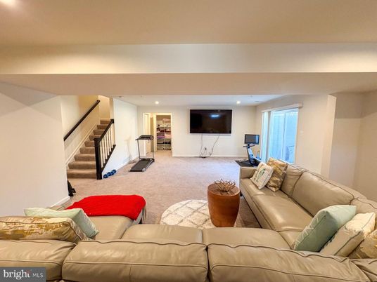 Fitness Equipment, Interior, Living room, Recessed Lighting