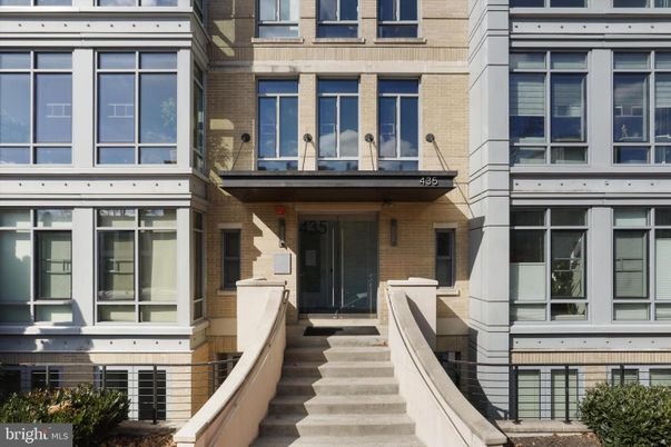 Exterior, Facade, Brick Facade, Rowhouse