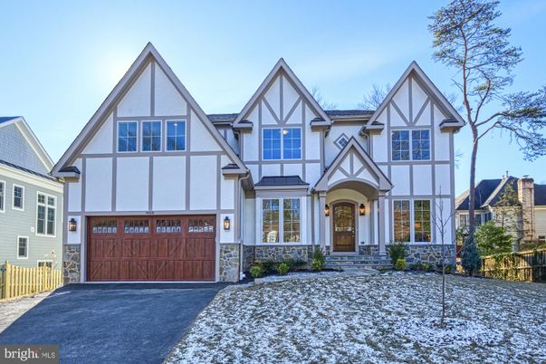 Attached, Exterior, Facade, Tudor Revival