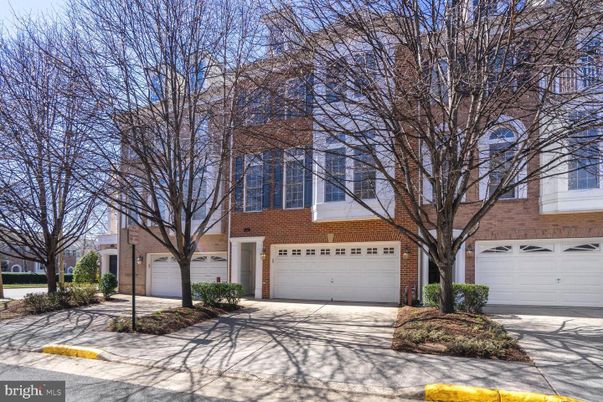 Attached, Exterior, Facade, Brick Facade, Cape Cod