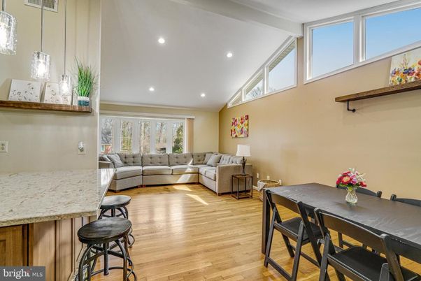 Dining room, Interior, Living room, Pendant Lights, Recessed Lighting, Wood Texture Flooring